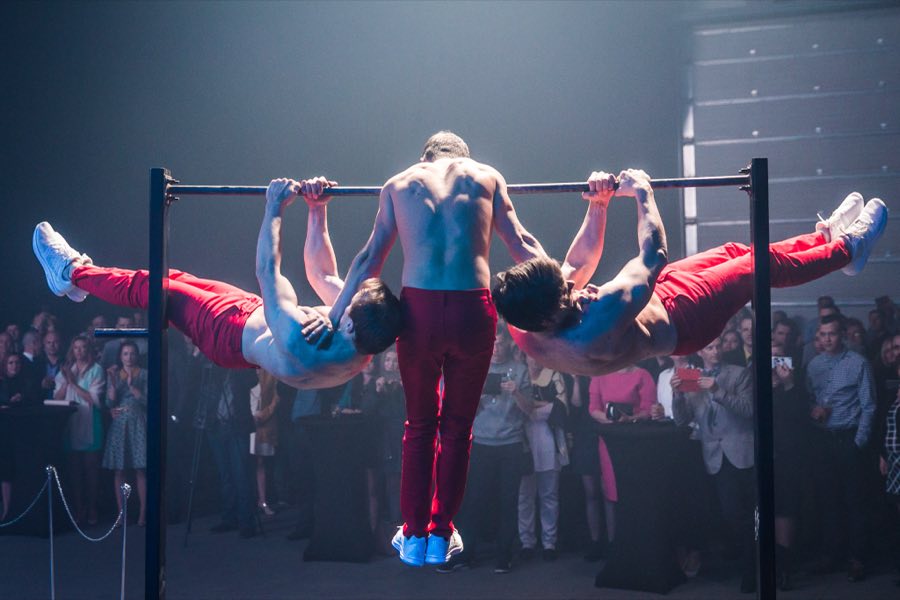Front lever'iai prieš pat žiūrovus
